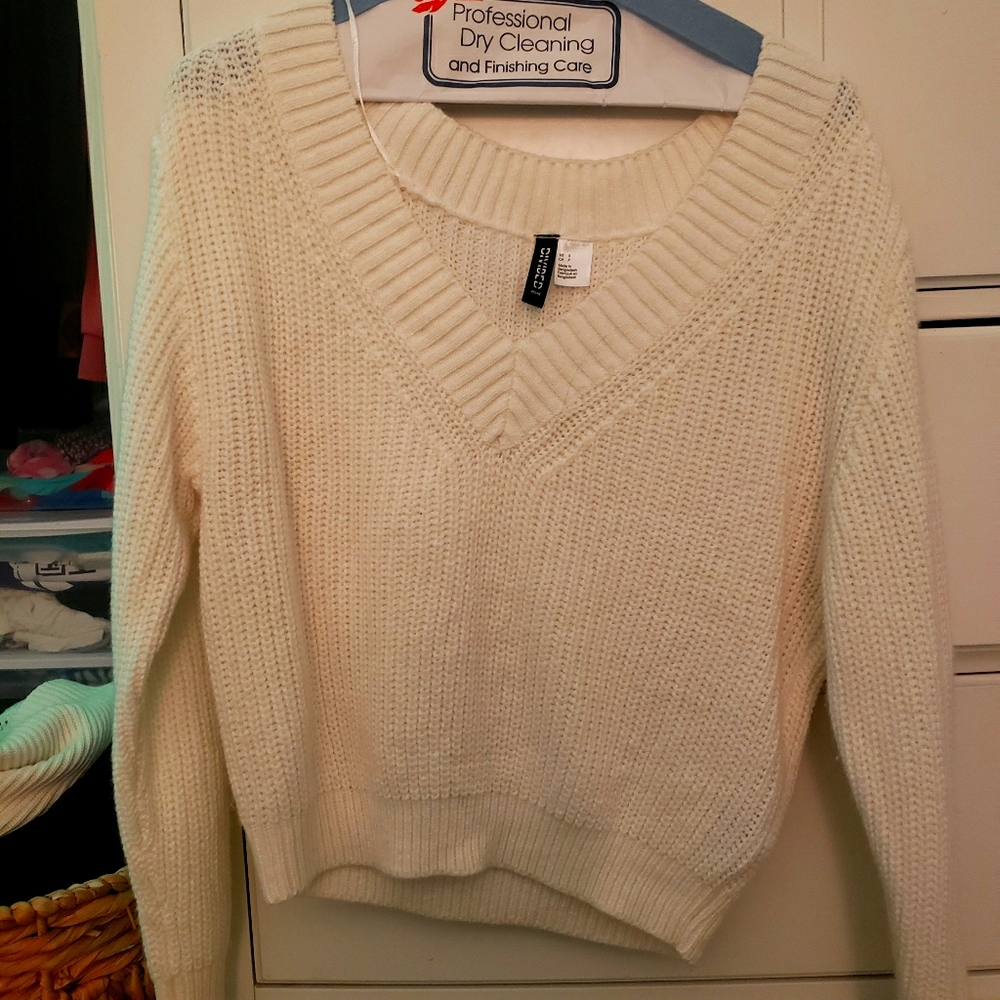 H&M DIVIDED cream sweater!